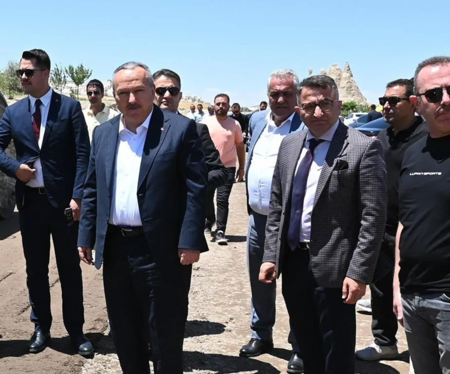 Sayın Valimiz Öncülüğünde Göreme – Nevşehir Bağlantı Yolu Çalışmamız Yerinde İncelendi.